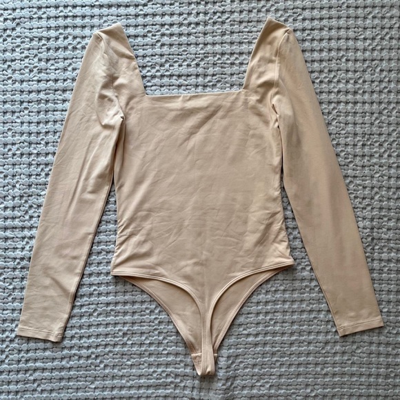 Aritzia Babaton Contour Bodysuit - Picture 4 of 4